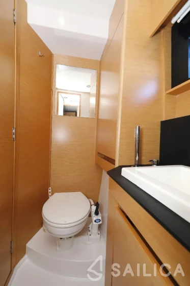 Nautitech 46 Fly - Yacht Charter Sailica