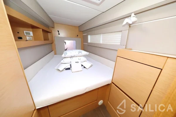 Nautitech 46 Fly - Yacht Charter Sailica