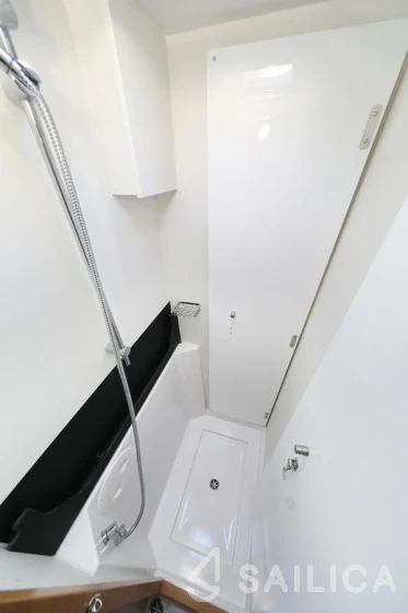 Nautitech 46 Fly - Yacht Charter Sailica