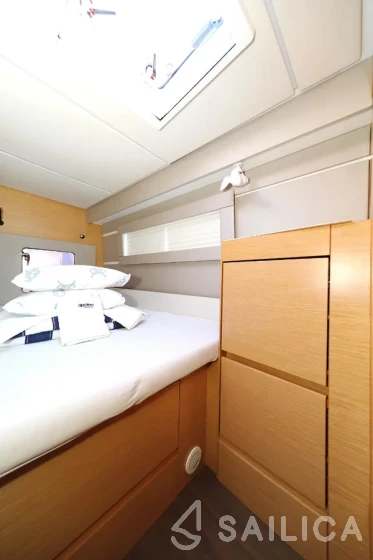 Nautitech 46 Fly - Yacht Charter Sailica