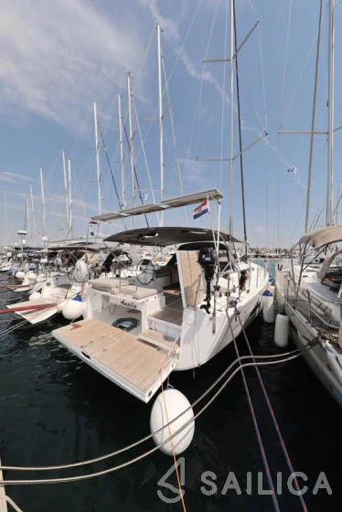 Dufour 56 Exclusive - Yacht Charter Sailica