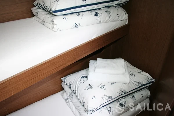Oceanis 51.1 - Yacht Charter Sailica