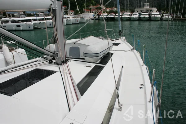 Oceanis 51.1 - Yacht Charter Sailica