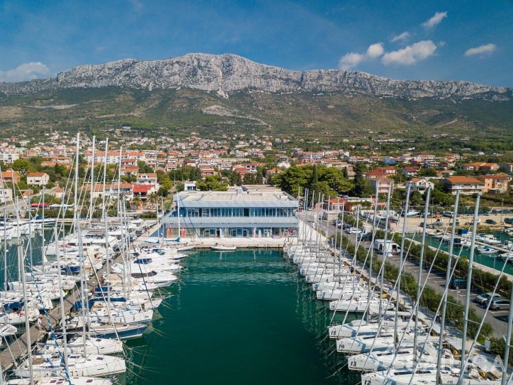 Bavaria 46 Cruiser - Yacht Charter Sailica