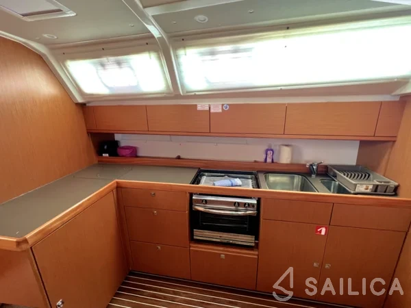 Bavaria 46 Cruiser - Yacht Charter Sailica