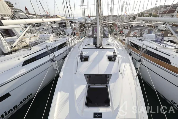 Bavaria C38 - Yacht Charter Sailica