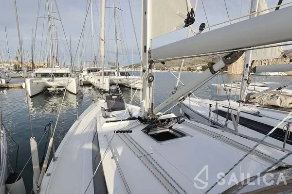 Bavaria C38 - Yacht Charter Sailica