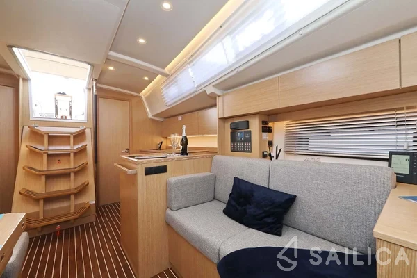 Bavaria C38 - Yacht Charter Sailica