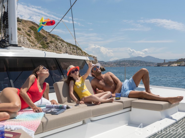 Astréa 42 - Yacht Charter Sailica