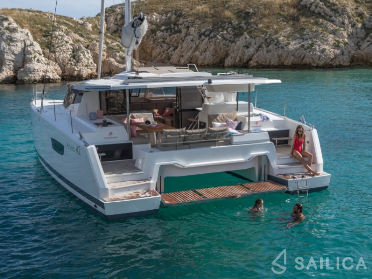 Astréa 42 - Yacht Charter Sailica