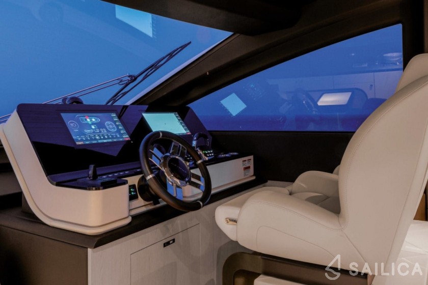 Azimut 78 - Yacht Charter Sailica