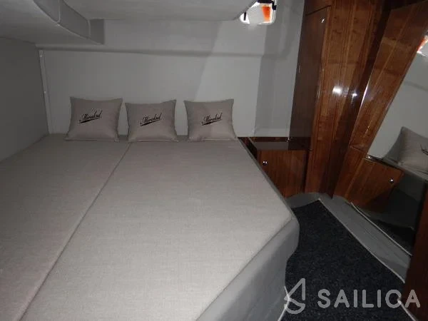 Mirakul 40 - Yacht Charter Sailica