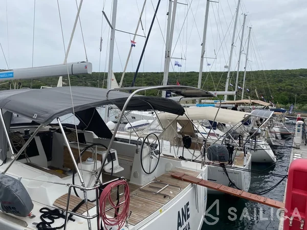 Dufour 460 GL - Yacht Charter Sailica