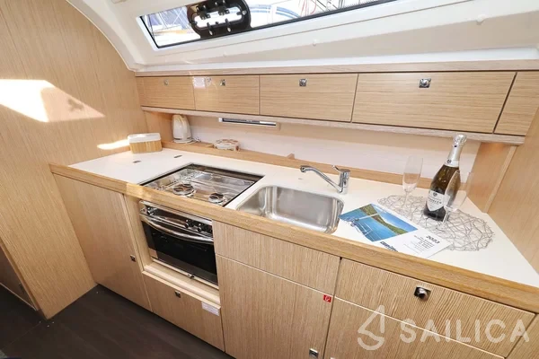 Bavaria Cruiser 41 Style - Yacht Charter Sailica