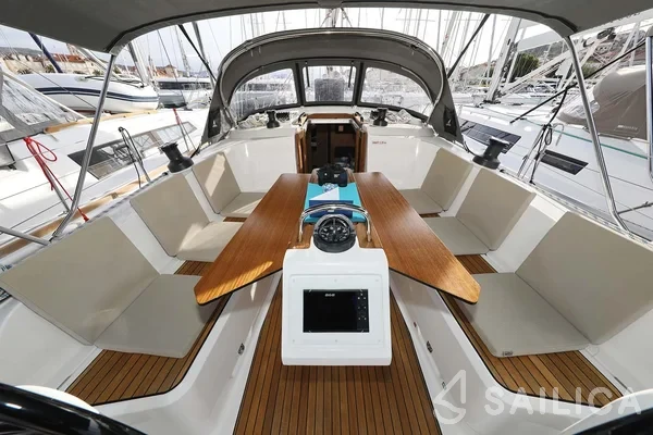 Bavaria Cruiser 41 Style - Yacht Charter Sailica