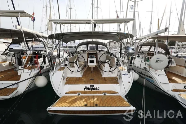 Bavaria Cruiser 41 Style - Yacht Charter Sailica