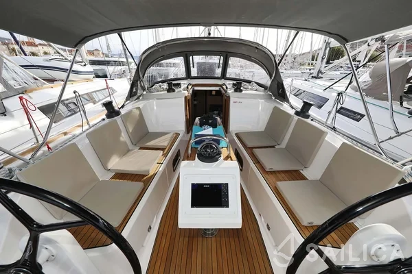 Bavaria Cruiser 41 Style - Yacht Charter Sailica
