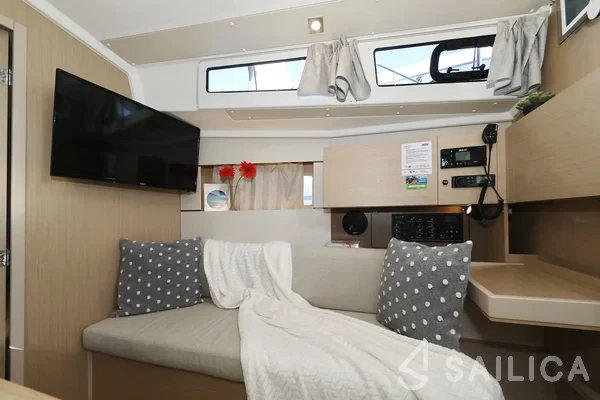 Oceanis 38.1 - Yacht Charter Sailica