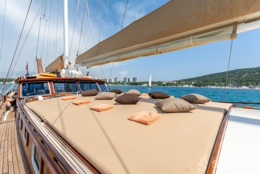 Gulet - Yacht Charter Sailica