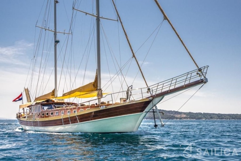 Gulet - Yacht Charter Sailica