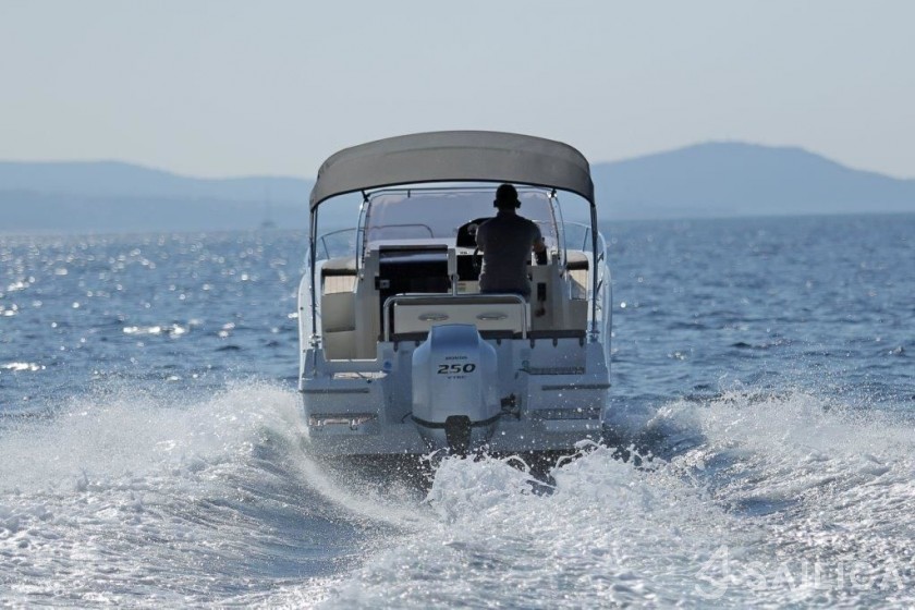 Atlantic Marine 750 - Yacht Charter Sailica