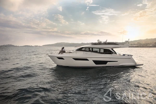 Ferretti 500 - Yacht Charter Sailica