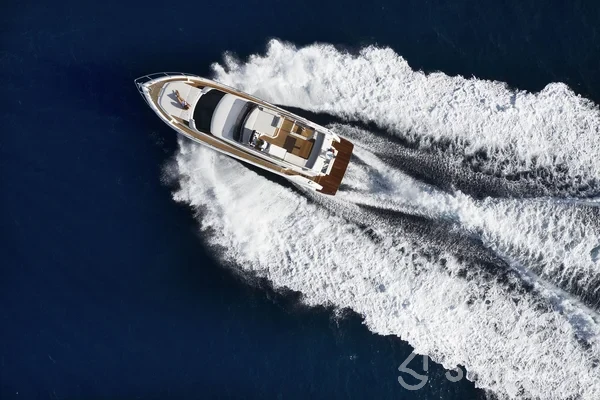 Ferretti 500 - Yacht Charter Sailica