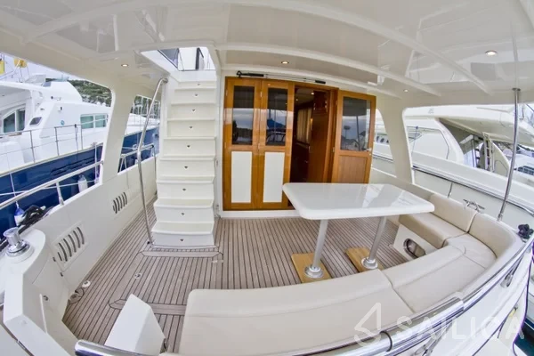 Adagio Europa 51.5 - Yacht Charter Sailica