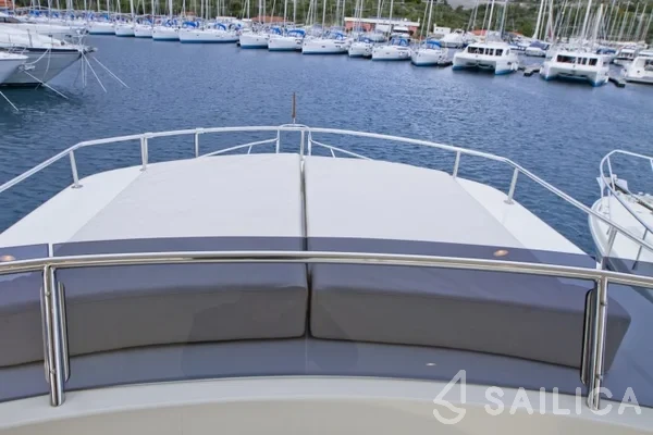 Adagio Europa 51.5 - Yacht Charter Sailica