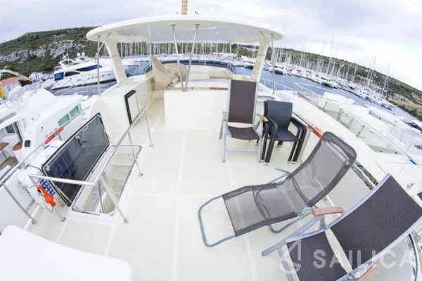 Adagio Europa 51.5 - Yacht Charter Sailica