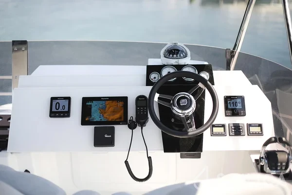 MY 37 - Yacht Charter Sailica