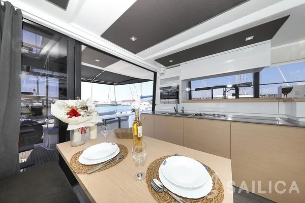 MY 37 - Yacht Charter Sailica