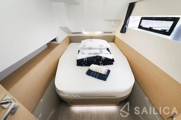 MY 37 - Yacht Charter Sailica