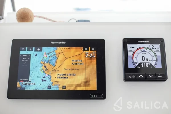 MY 37 - Yacht Charter Sailica