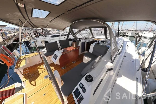 Bavaria C42 - Yacht Charter Sailica