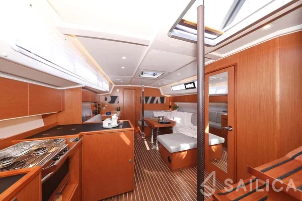 Bavaria C42 - Yacht Charter Sailica