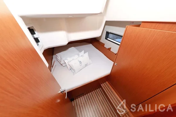 Bavaria C42 - Yacht Charter Sailica