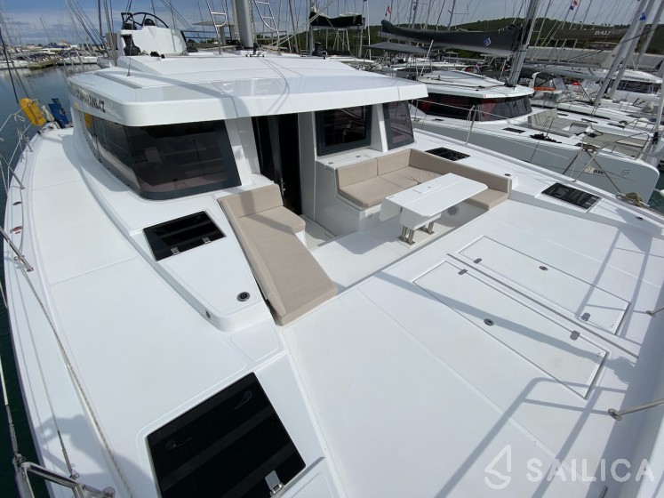 Bali 4.8  - Yacht Charter Sailica