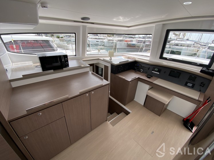 Bali 4.8  - Yacht Charter Sailica