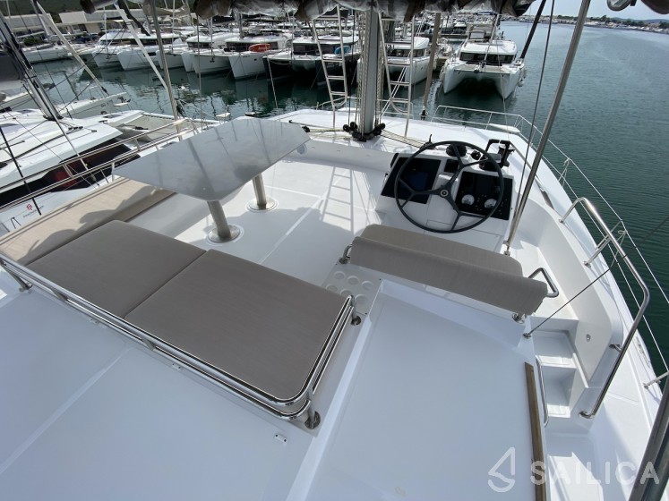Bali 4.8  - Yacht Charter Sailica
