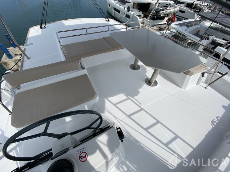Bali 4.8  - Yacht Charter Sailica