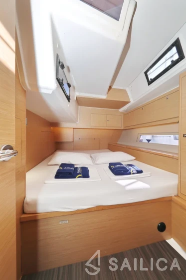 Dufour 470 - Photo #99 Dufour 470 - Yacht Charter Sailica