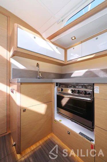 Dufour 470 - Photo #90 Dufour 470 - Yacht Charter Sailica