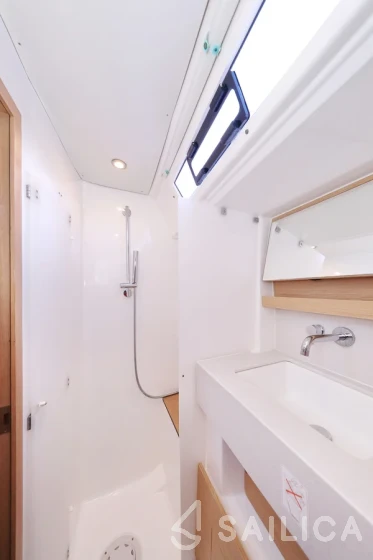 Dufour 470 - Photo #104 Dufour 470 - Yacht Charter Sailica