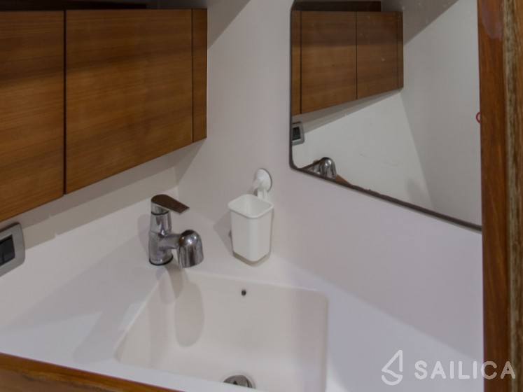Salona 44 - Yacht Charter Sailica