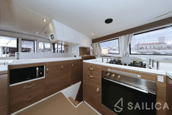 Bali 4.4 - Yacht Charter Sailica