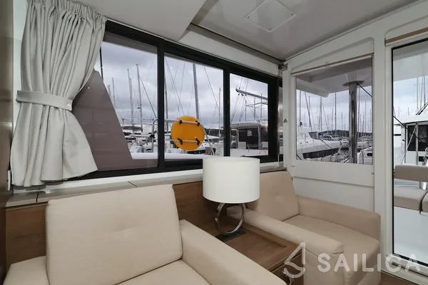 Bali 4.4 - Yacht Charter Sailica