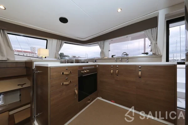 Bali 4.4 - Yacht Charter Sailica