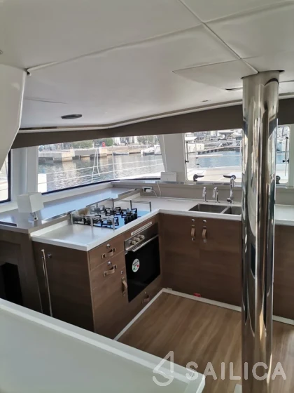 Bali 4.4 - Yacht Charter Sailica