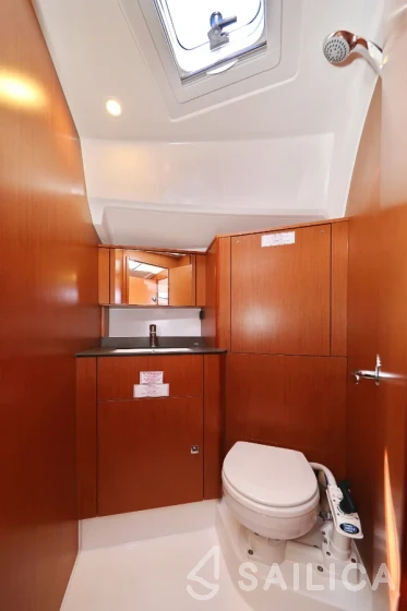 Bavaria 41 Cruiser - Yacht Charter Sailica